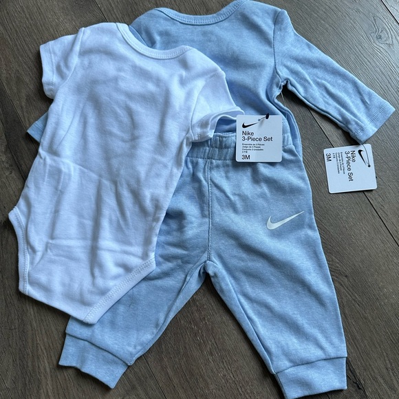 Nike Infant Blue and White Bodysuit Duo - Picture 3 of 5